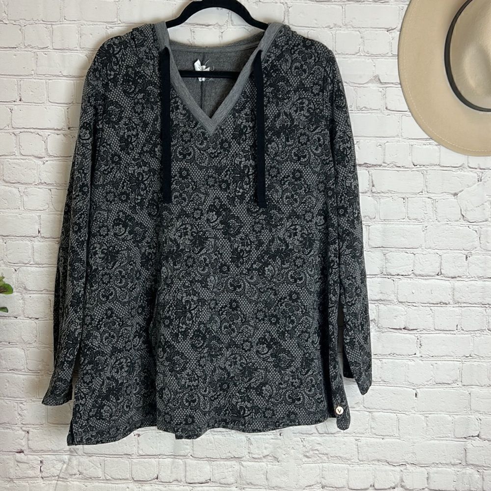 LIVI LANE BRYANT SWEATER